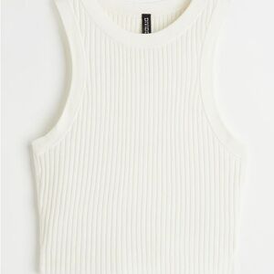Cute white tank top cropped style great for the summer!!